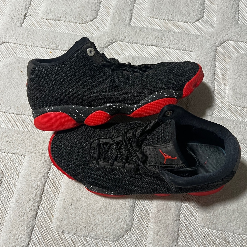 Jordan Horizon Low Black Red, perfect use condition size 8.5
